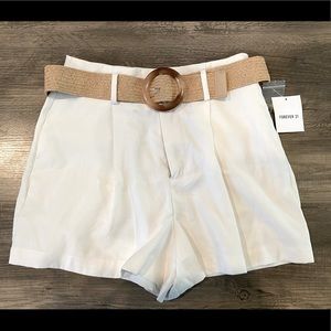 Women’s Shorts with Belt